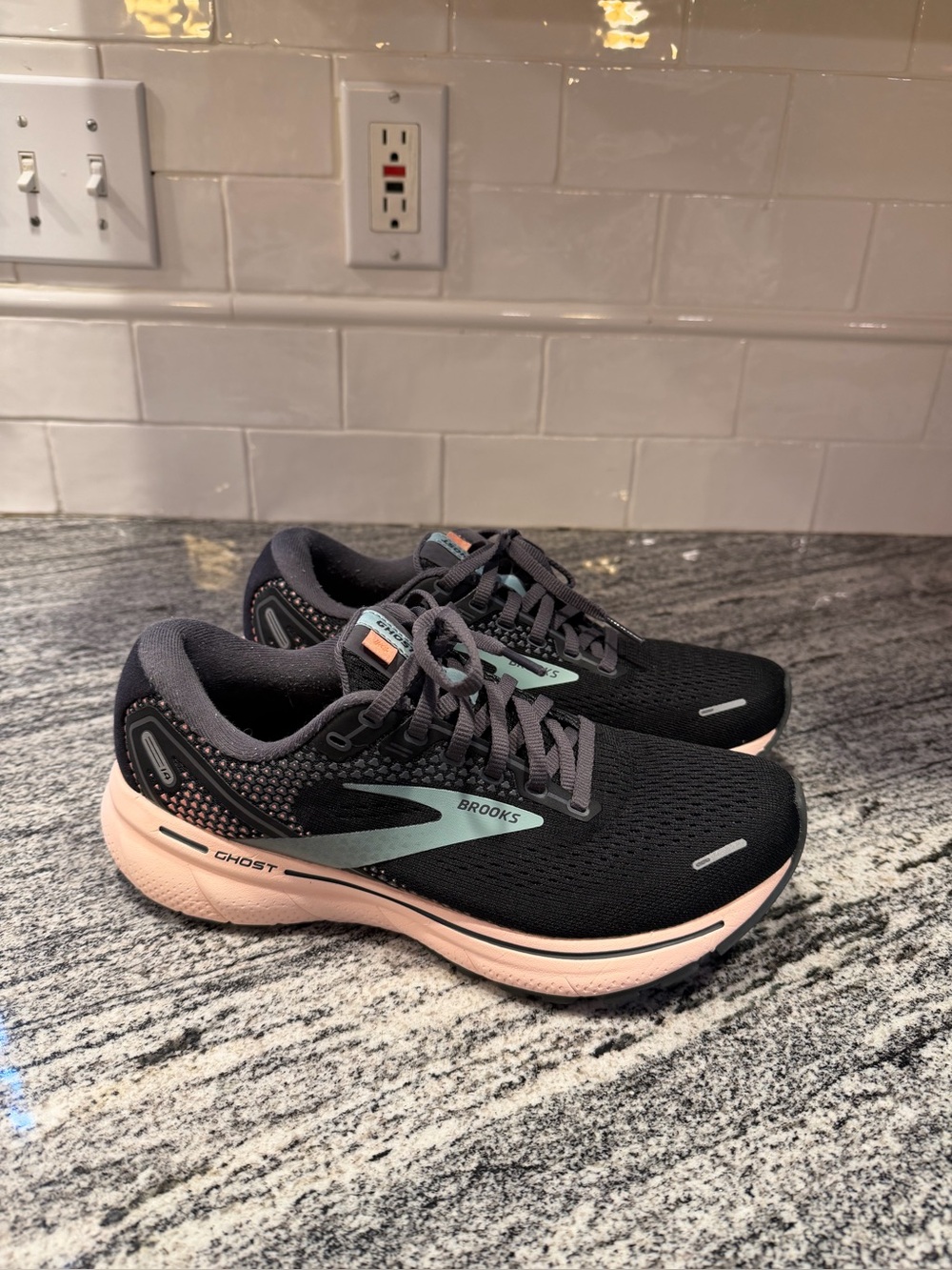 Women’s Brooks Ghost 14 Size 8